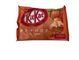 KITKAT STRABERRY FLAVOR